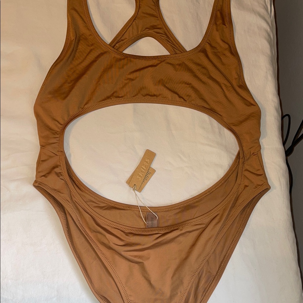 SKIMS One-Piece Swimsuit with Cut-Out - Picture 7 of 16